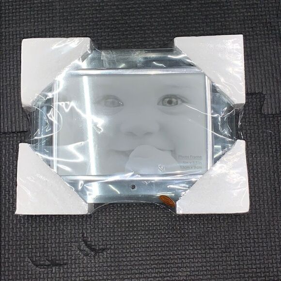 Wrapped 2Pack of 5x3.5 Glass Picture Frames - Picture 1 of 3
